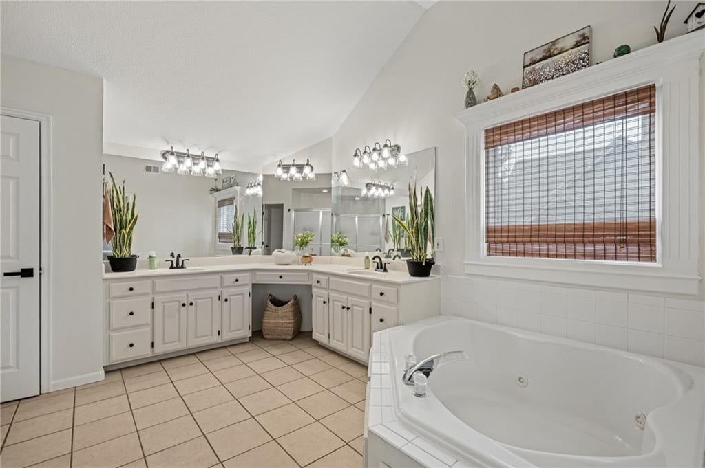 16102 Overbrook Lane — photo 34