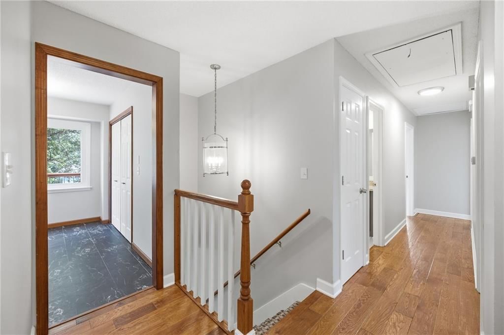 318 NE Colonial Court — photo 7