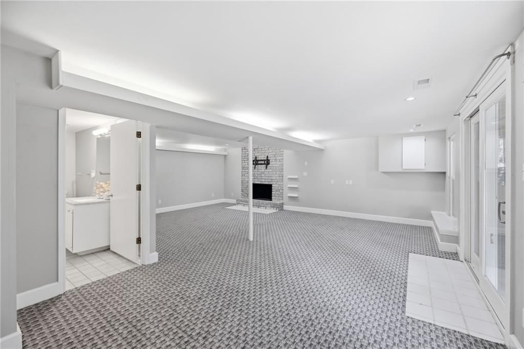 318 NE Colonial Court — photo 22