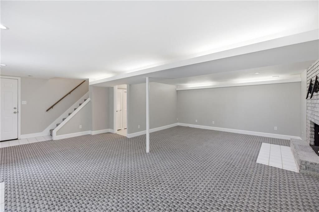 318 NE Colonial Court — photo 23