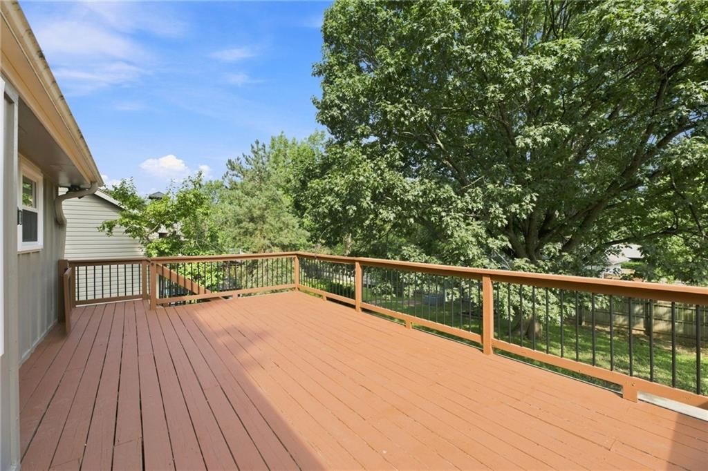 318 NE Colonial Court — photo 27