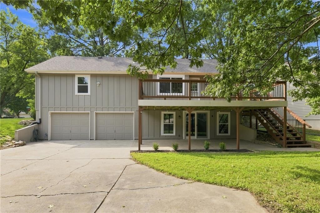 318 NE Colonial Court — photo 29