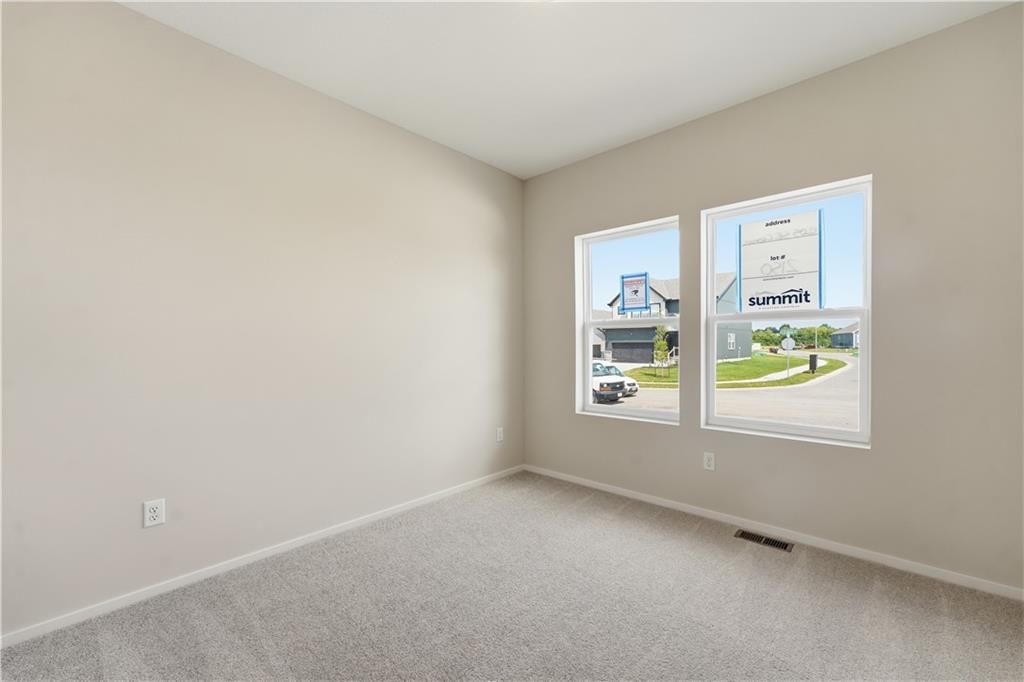 1217 SE Windbreak Street — photo 3