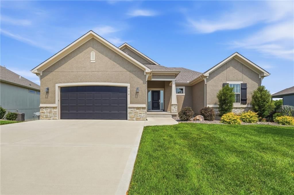 914 Churchill Circle — photo 1