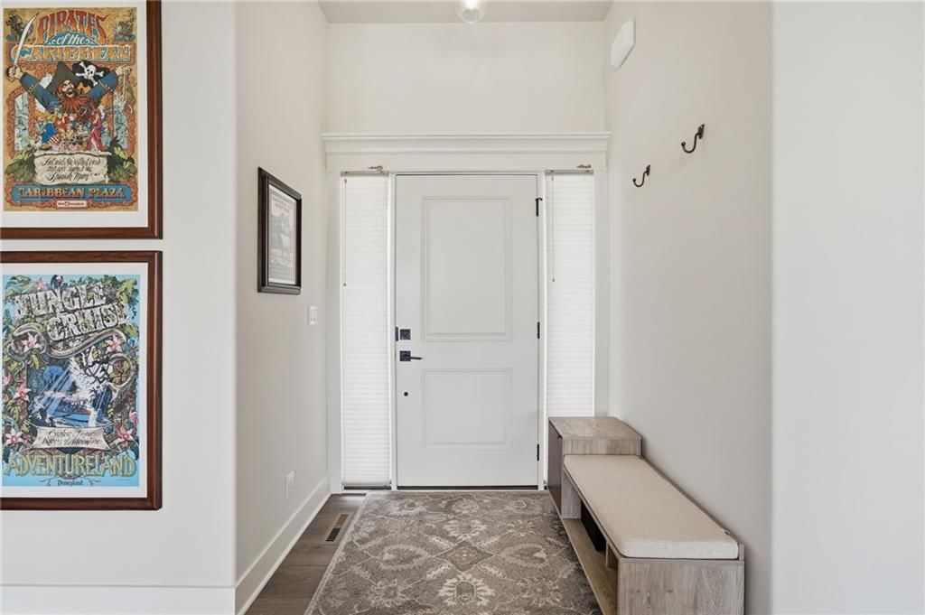 914 Churchill Circle — photo 2
