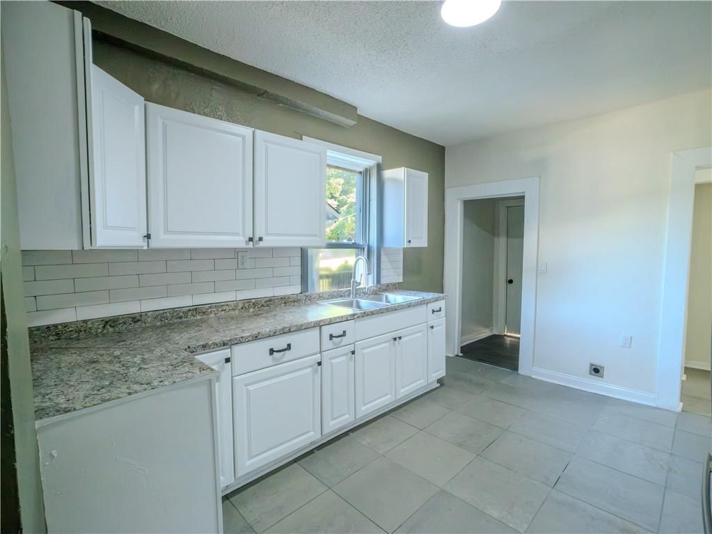 2011 MONTGALL Avenue — photo 5