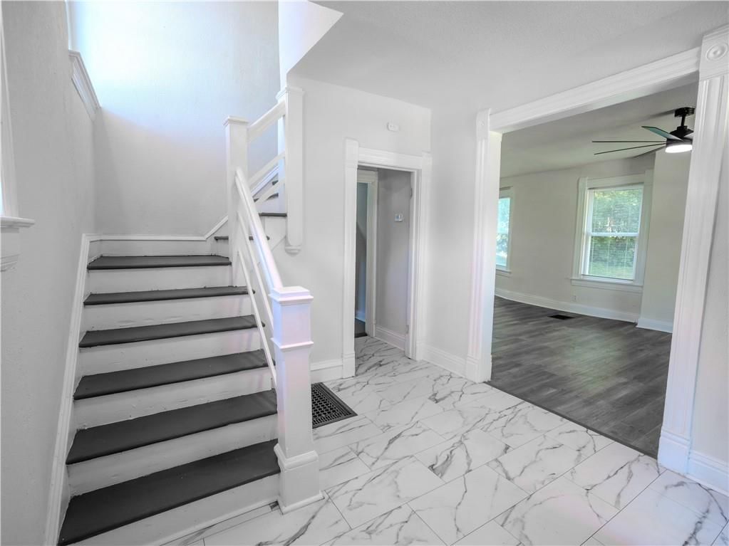 2011 MONTGALL Avenue — photo 6