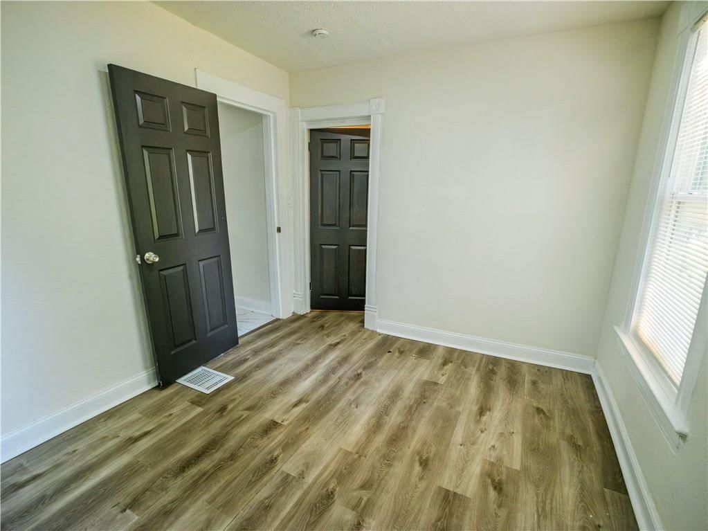 2011 MONTGALL Avenue — photo 12