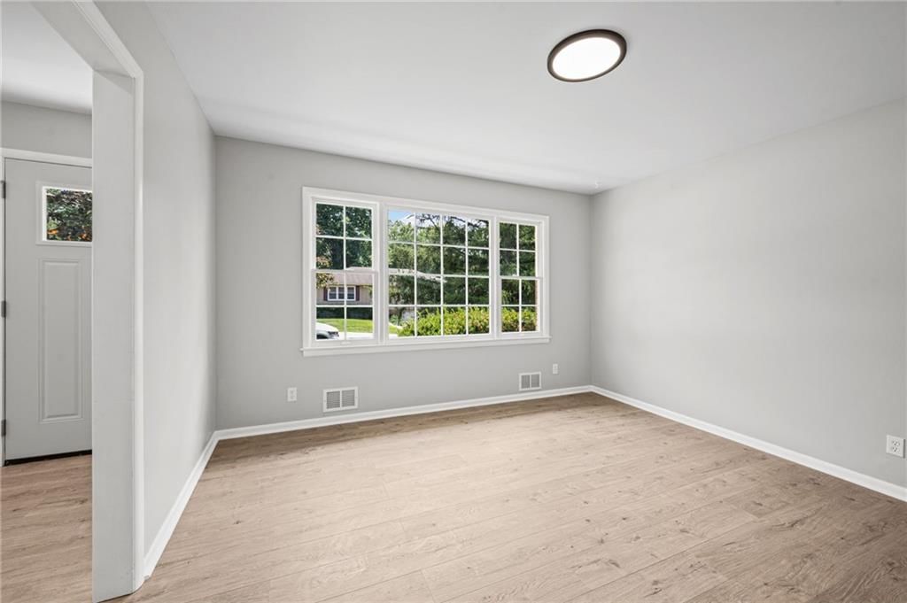 518 E 90th Terrace — photo 10