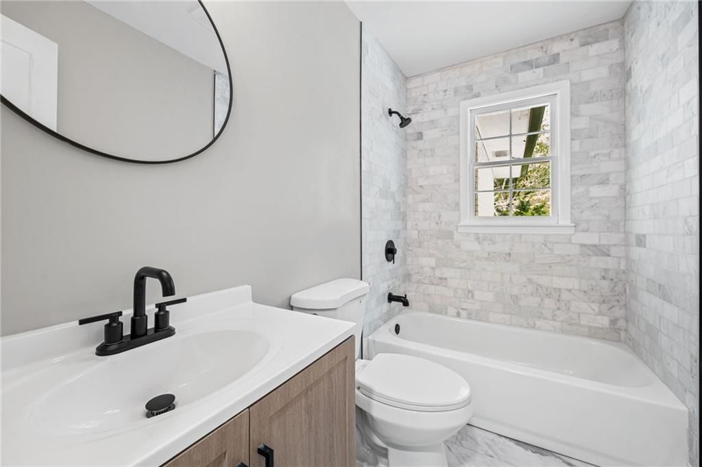 518 E 90th Terrace — photo 11