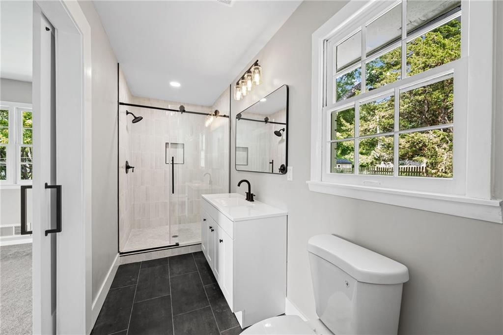 518 E 90th Terrace — photo 14