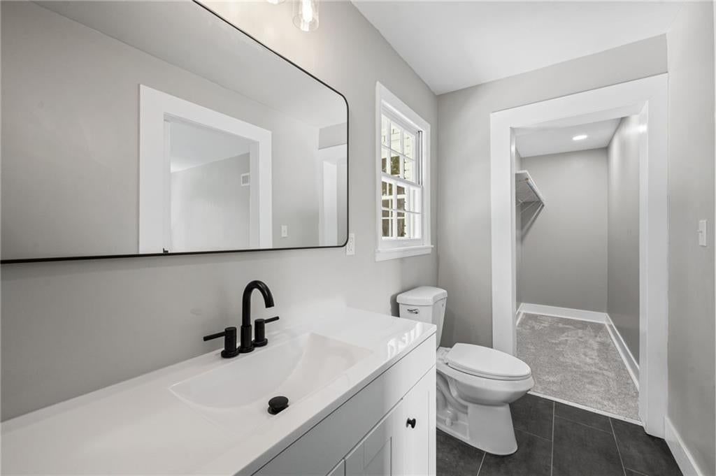 518 E 90th Terrace — photo 15