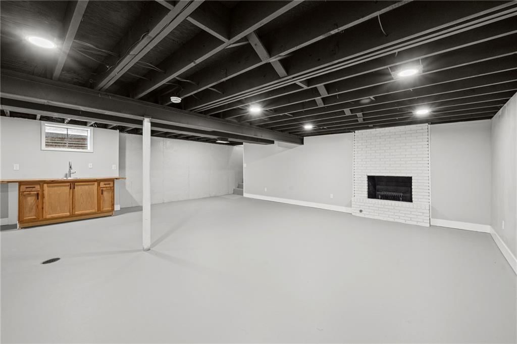 518 E 90th Terrace — photo 17
