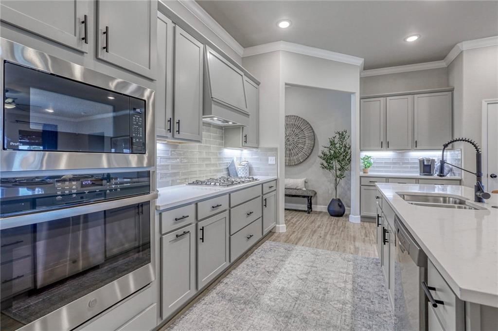 9283 Pickering Street — photo 13