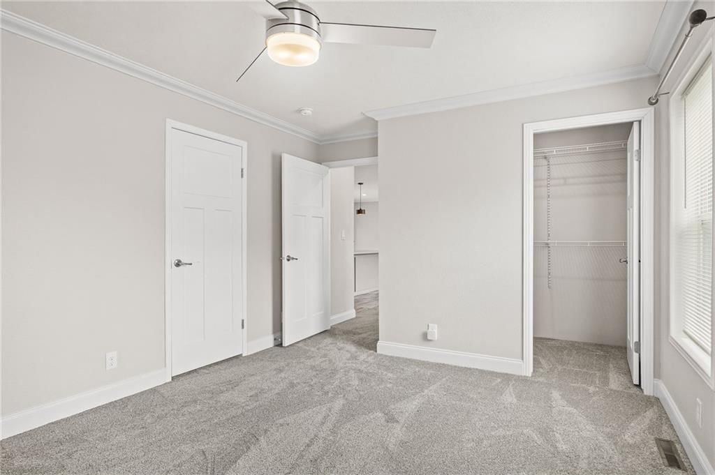 201 N Chestnut Street — photo 15