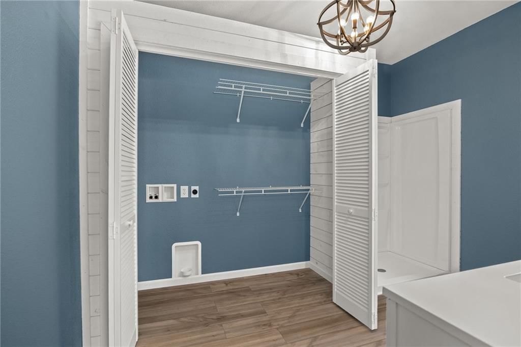 201 N Chestnut Street — photo 36