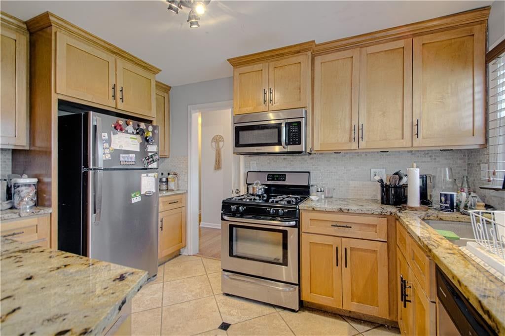 Photo 6 of 16 - 1 W 96TH Terrace, Kansas City, MO 64114