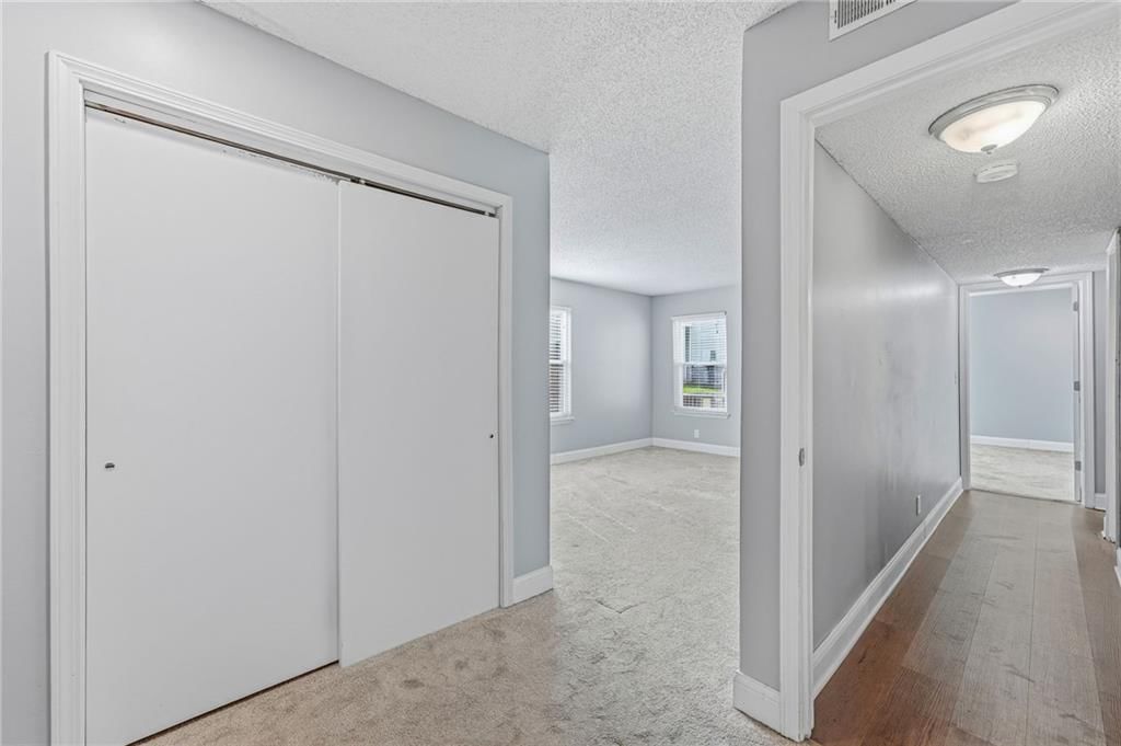 Photo 17 of 32 - 8751 W 106TH Terrace, Overland Park, KS 66212