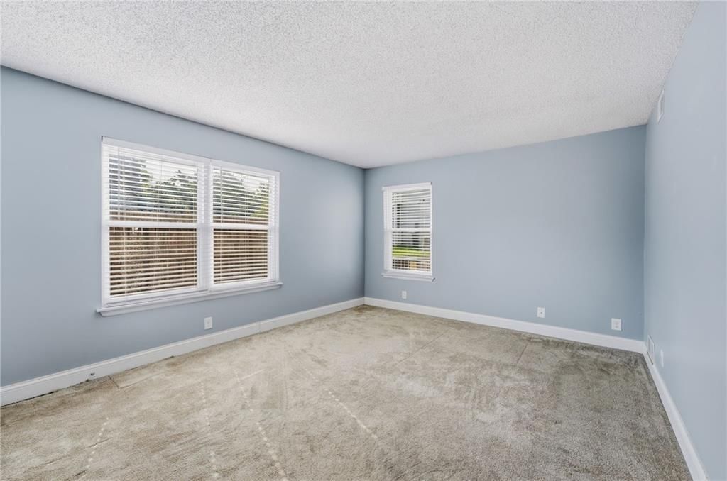 Photo 18 of 32 - 8751 W 106TH Terrace, Overland Park, KS 66212