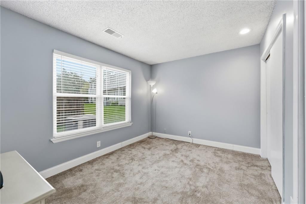 Photo 24 of 32 - 8751 W 106TH Terrace, Overland Park, KS 66212