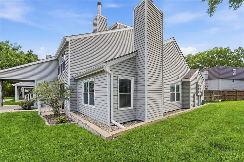 Photo 29 of 32 - 8751 W 106TH Terrace, Overland Park, KS 66212