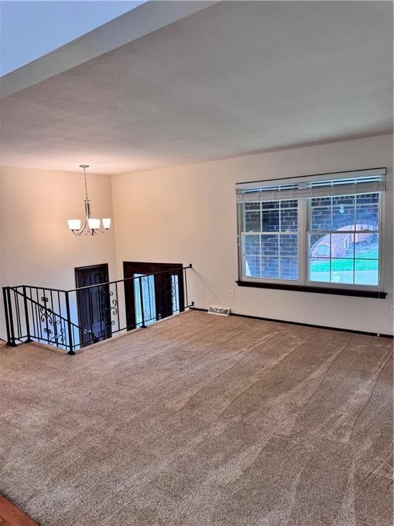 2901 NW Castle Drive — photo 3