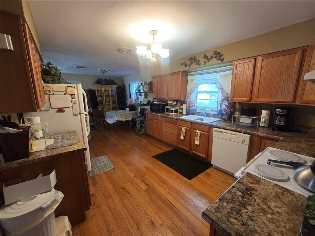 634 W Lindsey Street — photo 16