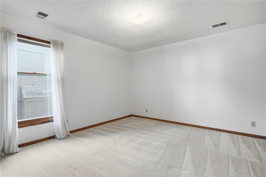 17538 W 112th Street — photo 20