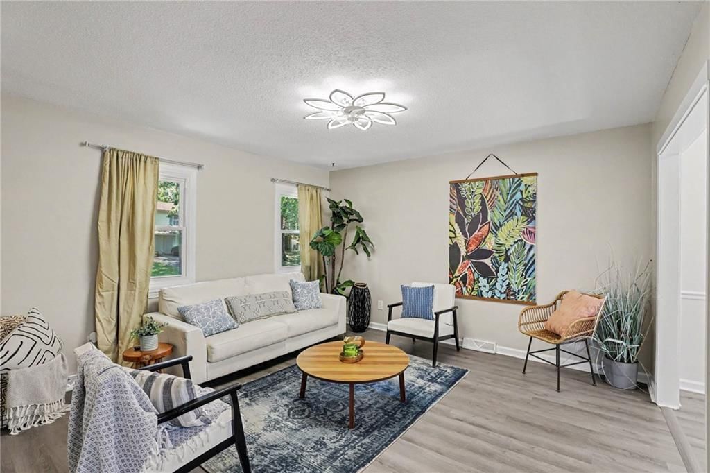 408 NE Richardson Place — photo 5