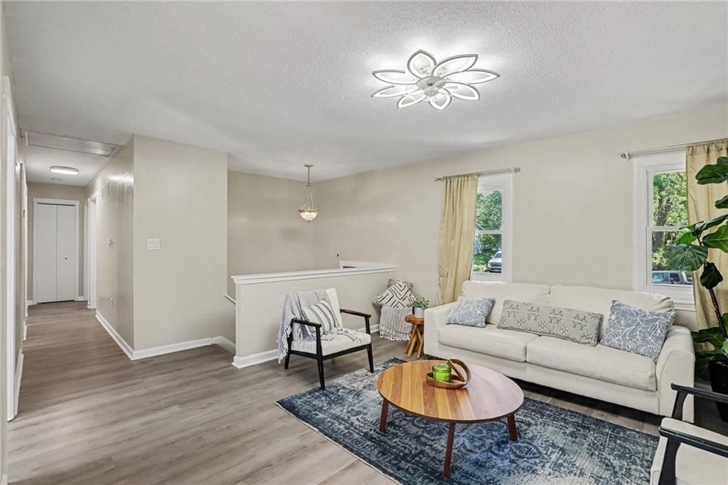 408 NE Richardson Place — photo 6