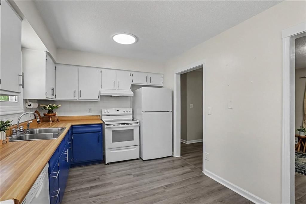 408 NE Richardson Place — photo 10