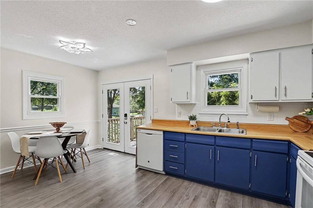 408 NE Richardson Place — photo 12