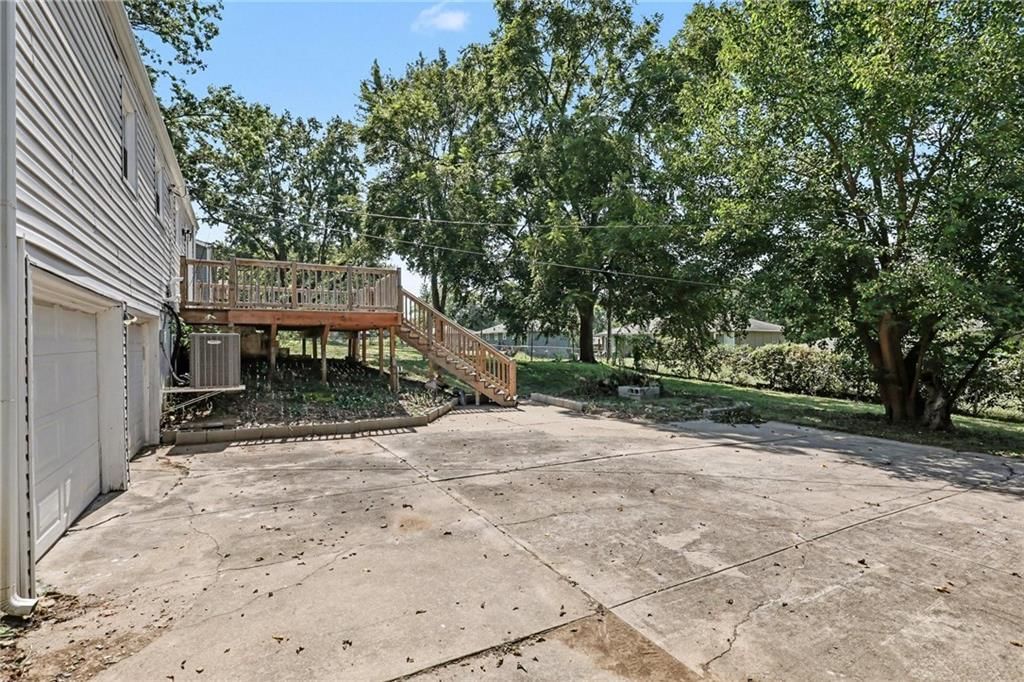 408 NE Richardson Place — photo 25