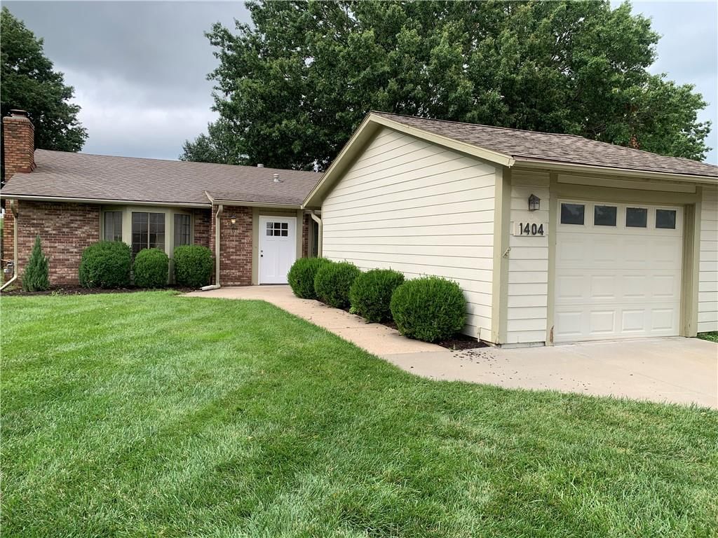 1404 W Stone Boulevard — photo 1