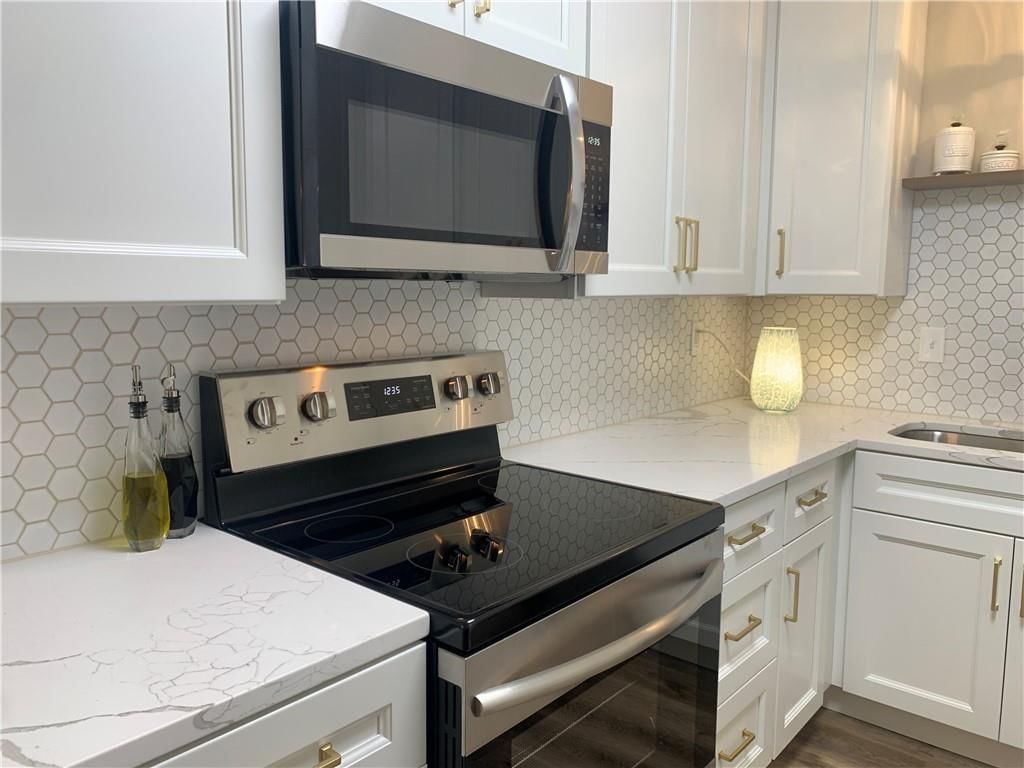 1404 W Stone Boulevard — photo 6