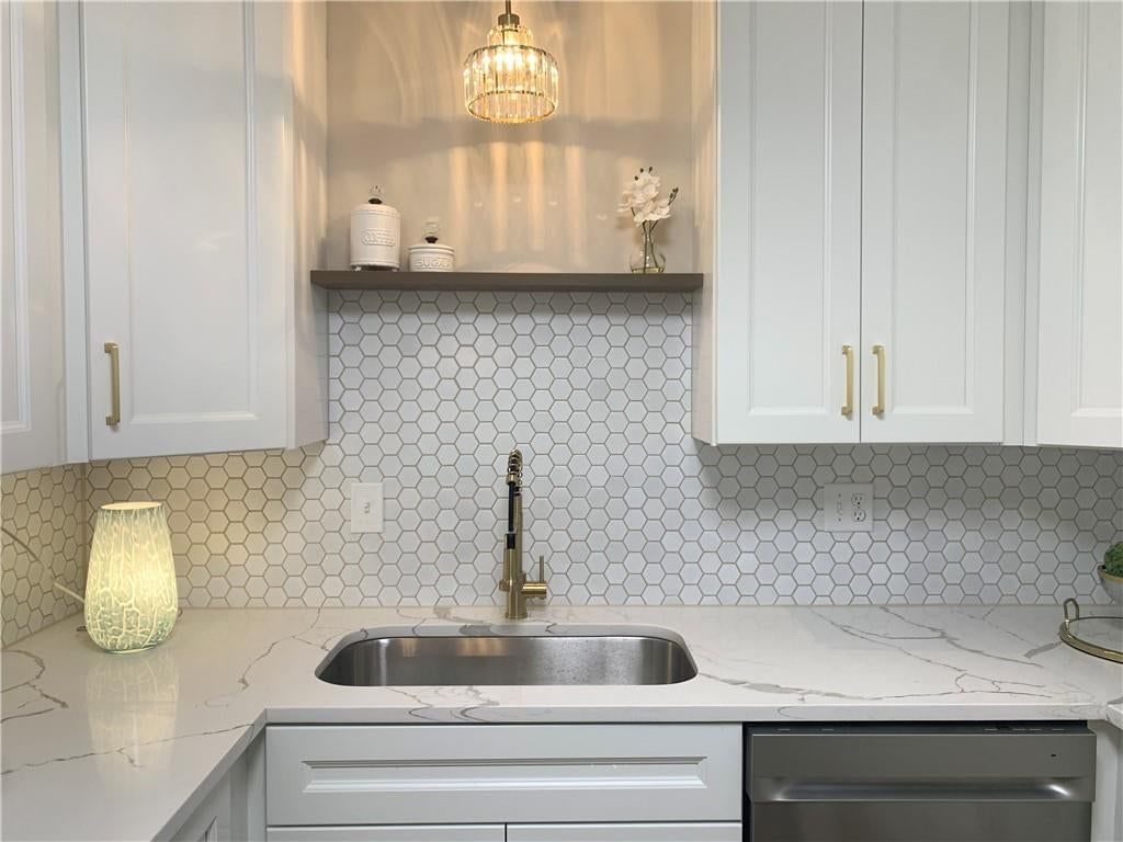 1404 W Stone Boulevard — photo 7