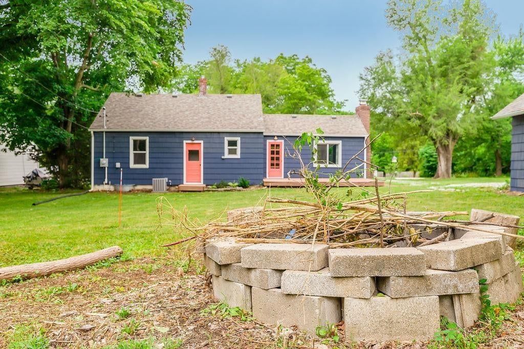 13811 Belmont Avenue — photo 3