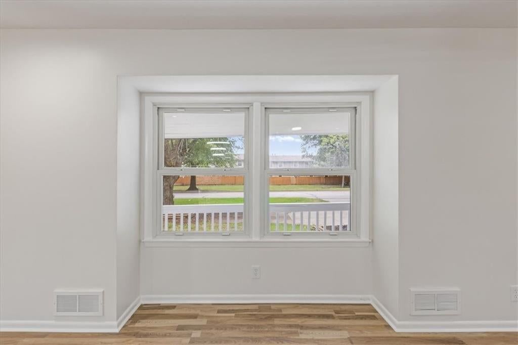 Photo 7 of 24 - 8907 Blue Ridge Boulevard, Kansas City, MO 64138