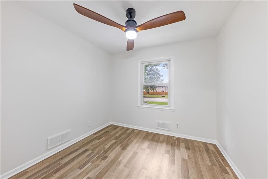 Photo 11 of 24 - 8907 Blue Ridge Boulevard, Kansas City, MO 64138