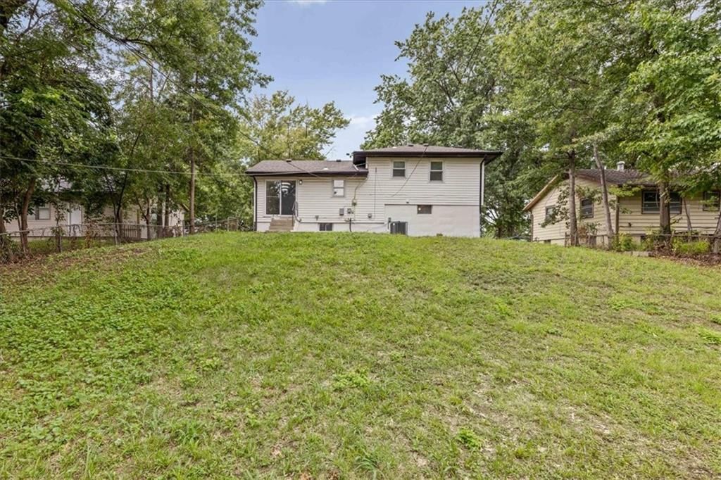 Photo 24 of 24 - 8907 Blue Ridge Boulevard, Kansas City, MO 64138
