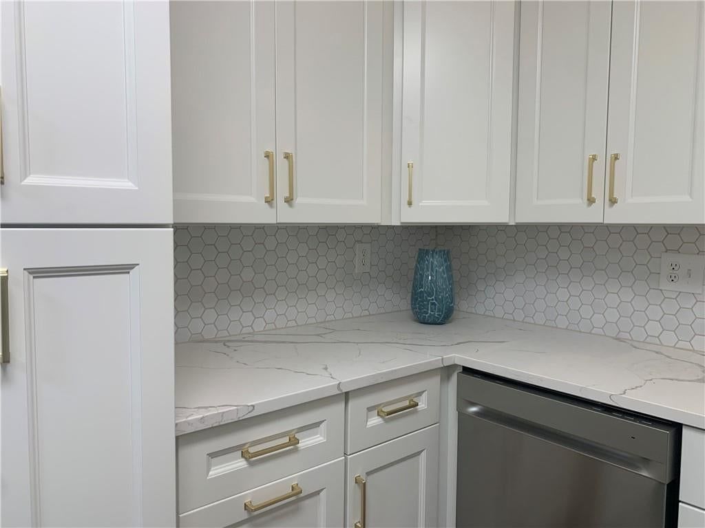 1406 W Stone Boulevard — photo 4