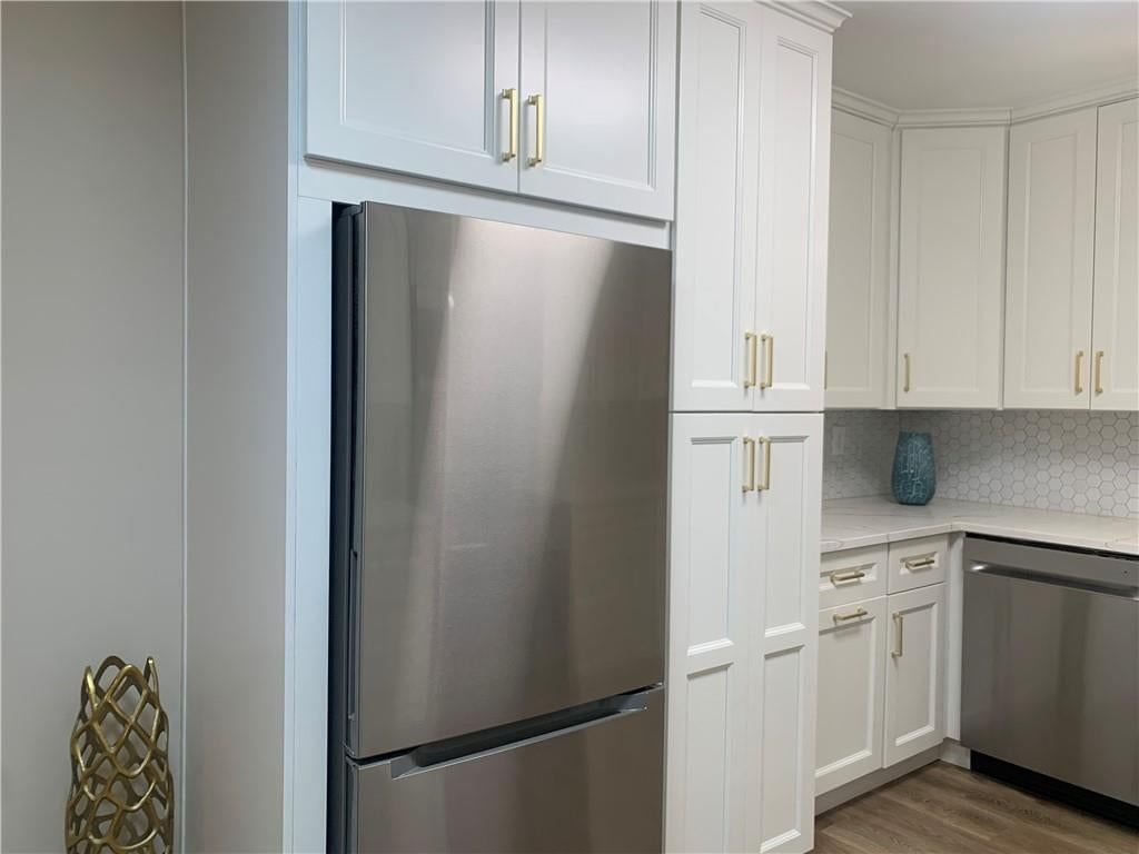 1406 W Stone Boulevard — photo 5