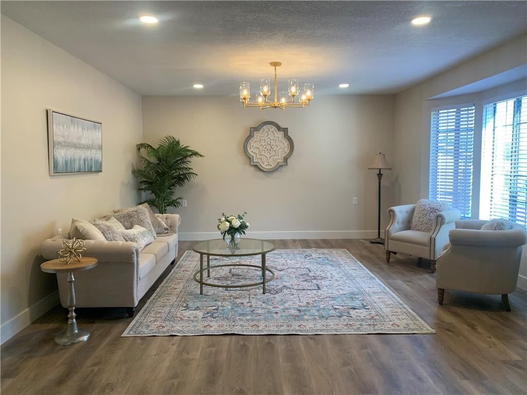 1406 W Stone Boulevard — photo 13