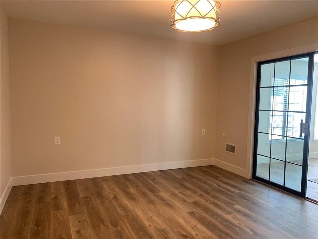 1406 W Stone Boulevard — photo 27