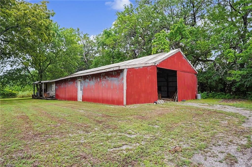 1548 N 1000 Road — photo 41