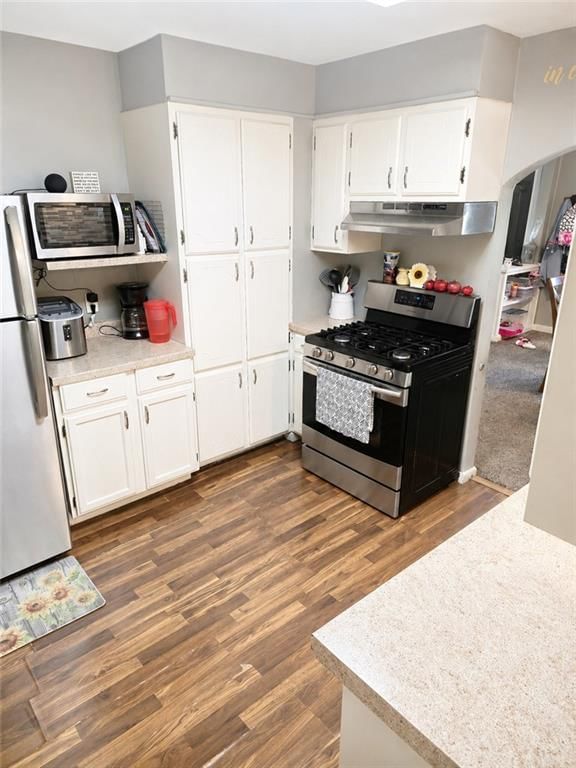 409 E Devon Street — photo 4