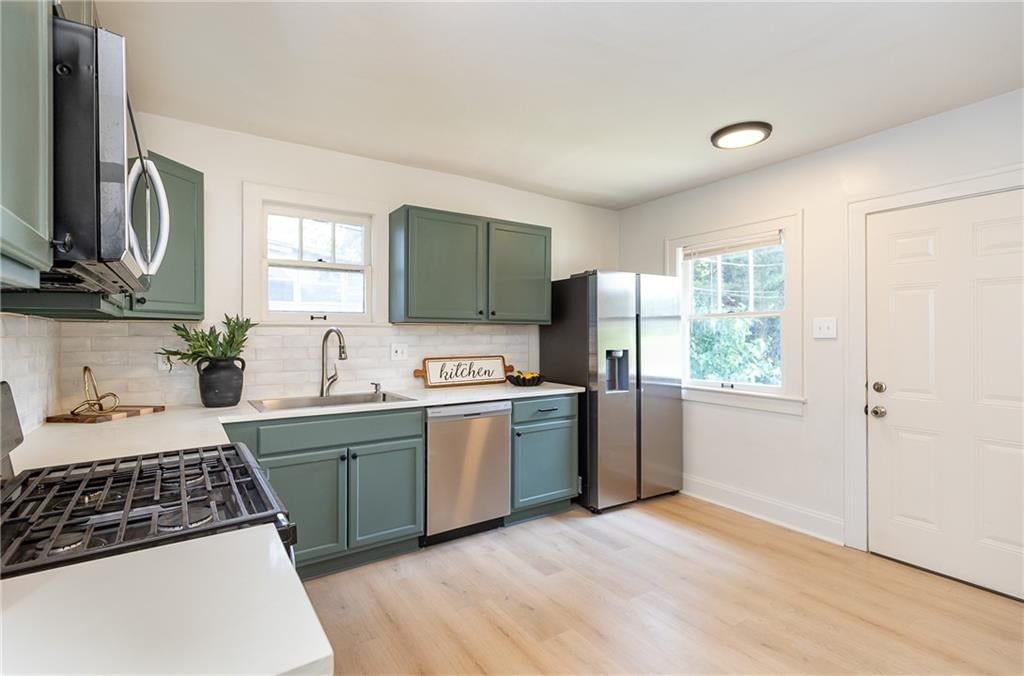 1843 Wood Avenue — photo 13
