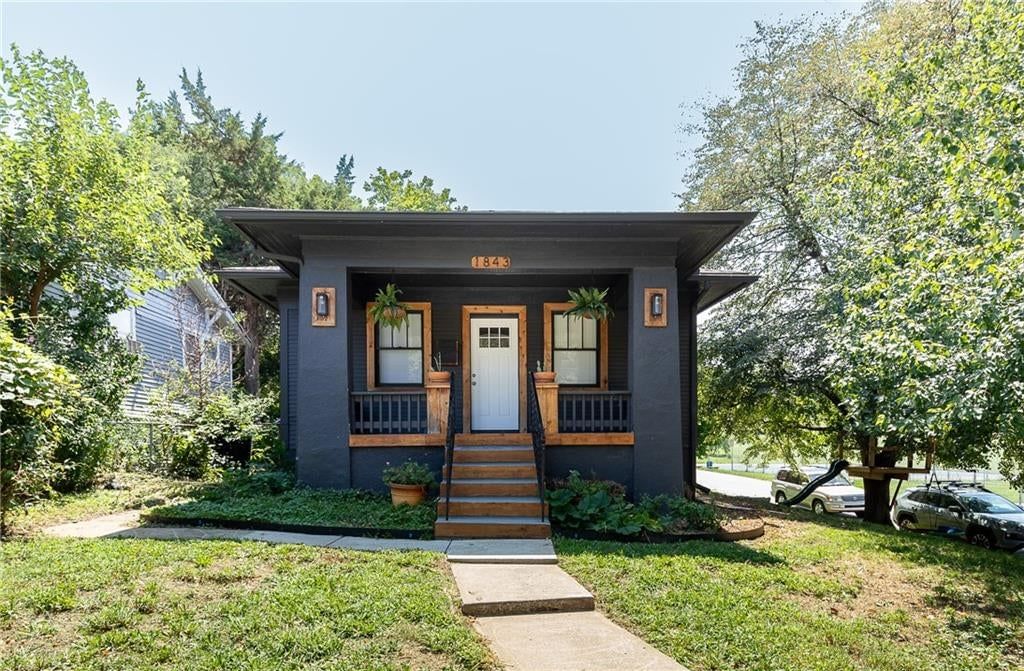 1843 Wood Avenue — photo 24