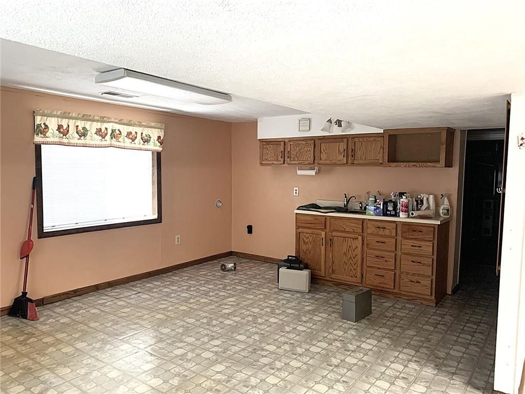 1705 NW willow Circle — photo 5