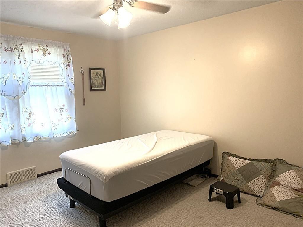 1705 NW willow Circle — photo 8